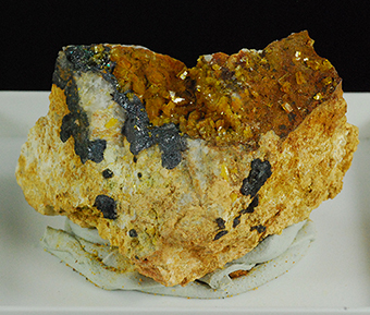 Cesarolite, philipsbornite and mimetite -Guatomo Mine ('Hat Yai' mimetite locality) - Tham Thalu - Bannang Sata Distr. - Yala Prov. - Thailand