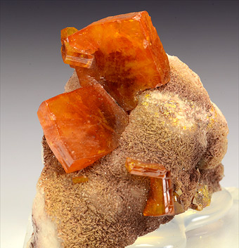 Wulfenite - Erupci�n mine - Los Lamentos Mts - Mun. de Ahumada - Chihuahua - Mexico