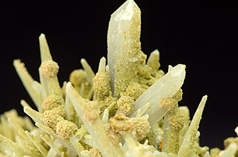 Quartz with Rhodochrosite - Dal'negorsk (Dalnegorsk; Tetyukhe; Tjetjuche; Tetjuche), Kavalerovo Mining District, Primorskiy Kray, Far-Eastern Region, Russia