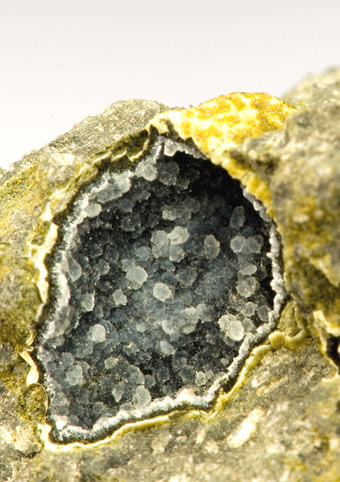 Cowlesite - Neer Road, Goble, Columbia Co., Oregon, USA (Co-Type Locality)