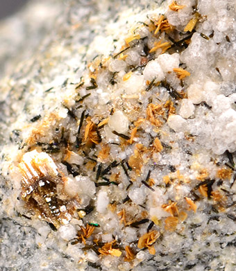 Labunstovite (Mn) - Aris - Whindoek - Namibia