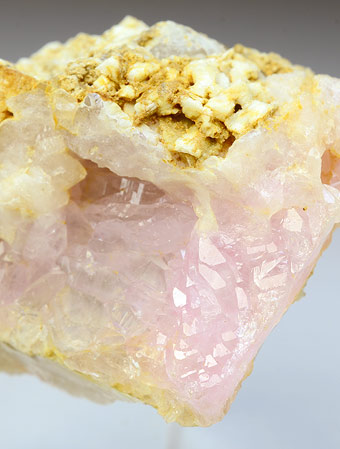 Quartz (pink) - Taquaral, Itinga, Minas Gerais, Brazil