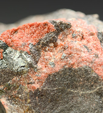 Arseniopleite -    Sj� mine, Riddarhyttan, Skinnskatteberg, V�stmanland, Sweden (Type Locality)