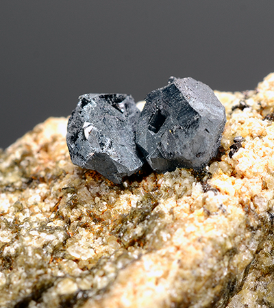 Hematite ps on Ilmenite - Vorderer Kollergraben, Lercheltini, Binnatal, Wallis, Switzerland.