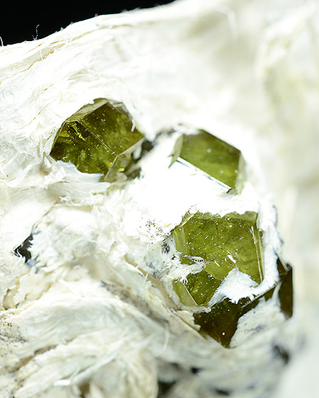 Andradite var. Demantoide -Sferl�n asbestos mine, Vallone del Cengiaccio , Lanzada, Lanterna Valley, Malenco Valley, Valtellina, Sondrio Province, Lombardy, Italy