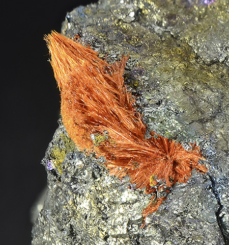 Ludlockite  - Tsumeb Mine - Tsumeb - Otjikoto Region - Namibia (Type Locality)