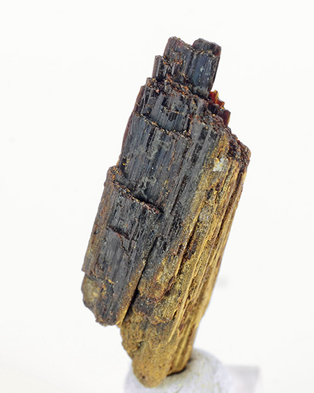 Lefontite (TL) - Jo�o Teodoro claim, Lin�polis, Divino das Laranjeiras, Minas Gerais, Brazil (type locality)