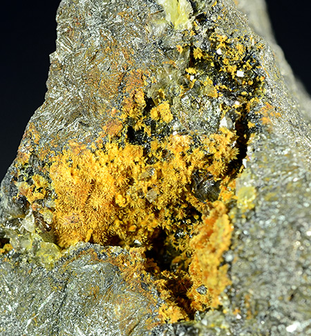 Karibibite - Oumlil mine, Bou Azzer District - Morocco