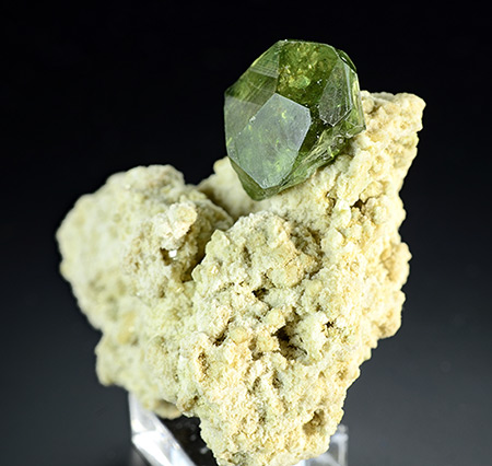 Andradite var. Demantoide - Ambanja District, Diana Region, Antsiranana - Magagascar