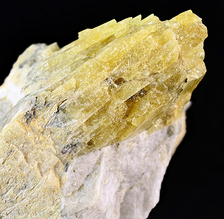 Meliphanite - Stokk�ya, Langesundsfjorden, Larvik, Vestfold, Norway