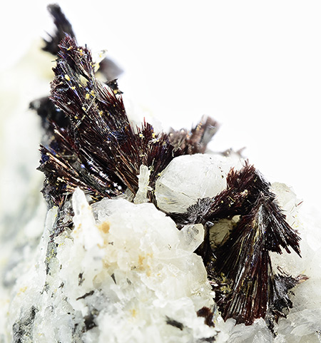 Kermesite - Alto do Sobrido Mine, Melres, Gondomar, Porto, Portugal