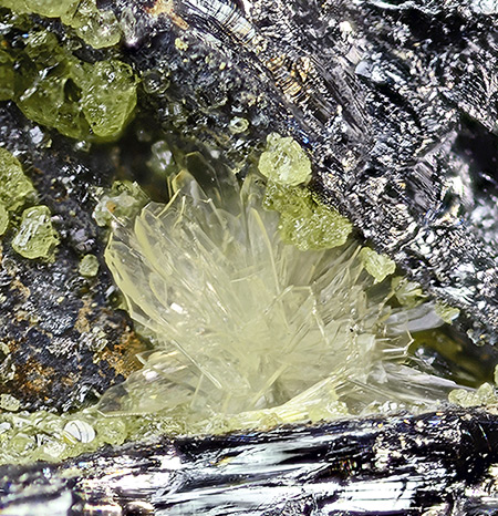 Peretaite with Klebelsbergite - Pereta mine - Pereta - Scansano - Grosseto prov. - Tuscany - Italy (Type Locality)
