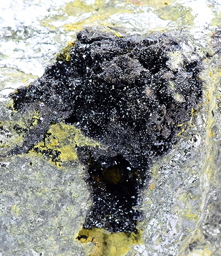 Schneiderh�hnite - Urucum claim, Galil�ia, Minas Gerais, Brazil