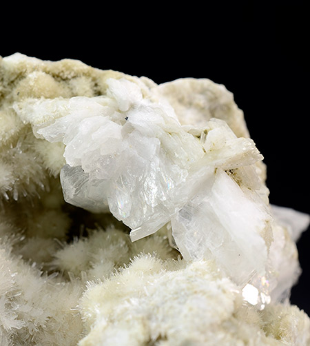 Tunellite -  U.S. Borax open pit, U.S. Borax Mine, Kramer Borate deposit, Boron, Kern Co., California, USA (Type Locality)