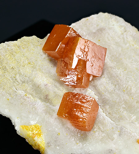 Wulfenite -  Erupci�n Mine, Los Lamentos Mts, Ahumada Municipality, Chihuahua, Mexico