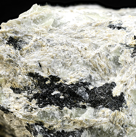 Perlialite- Loparskaya Valley, Yukspor Mt, Khibiny Massif, Murmansk Oblast, Russia (TL)