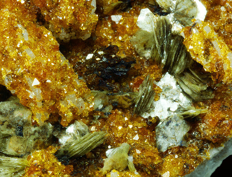 Microlite, Manganocolumbite, Mica - Ip� mine, Governador Valadares, Minas Gerais, Brazil
