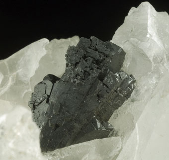 Ferberite and Quartz - Huayllapon mine, Pasto Bueno, Ancash, Peru