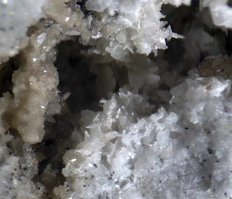 Remondite-(Ce) - Mont Saint Hilaire, ,Qu�bec, Canada