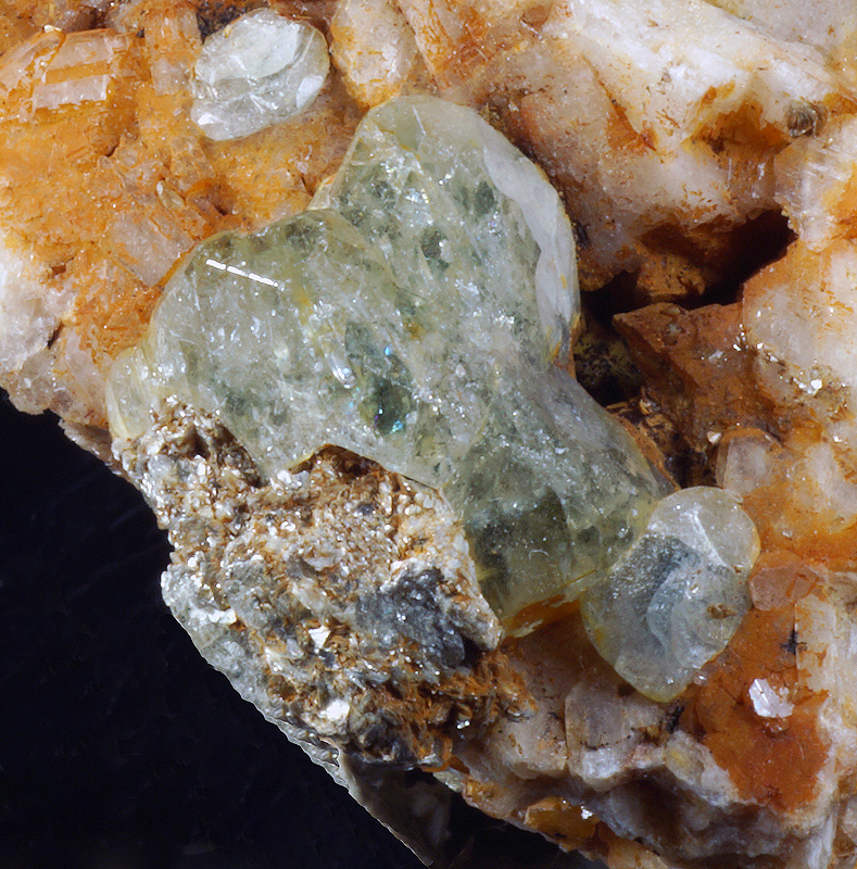 Fluoroapatite - S�o Geraldo do Baixio, Minas Gerais, Brazil