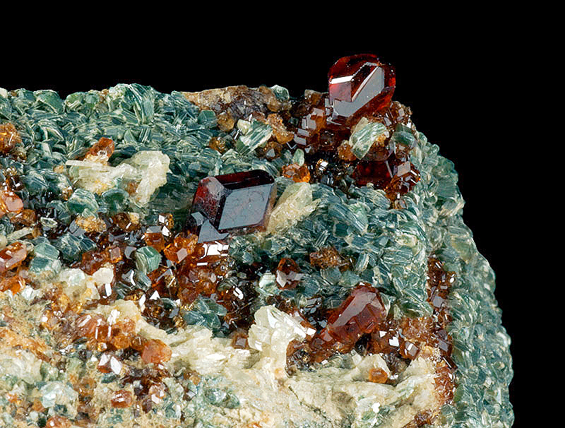 Grossular, Diopside, Clinochlore - Testa Ciarva, Ala valley, Piedmont, Italy