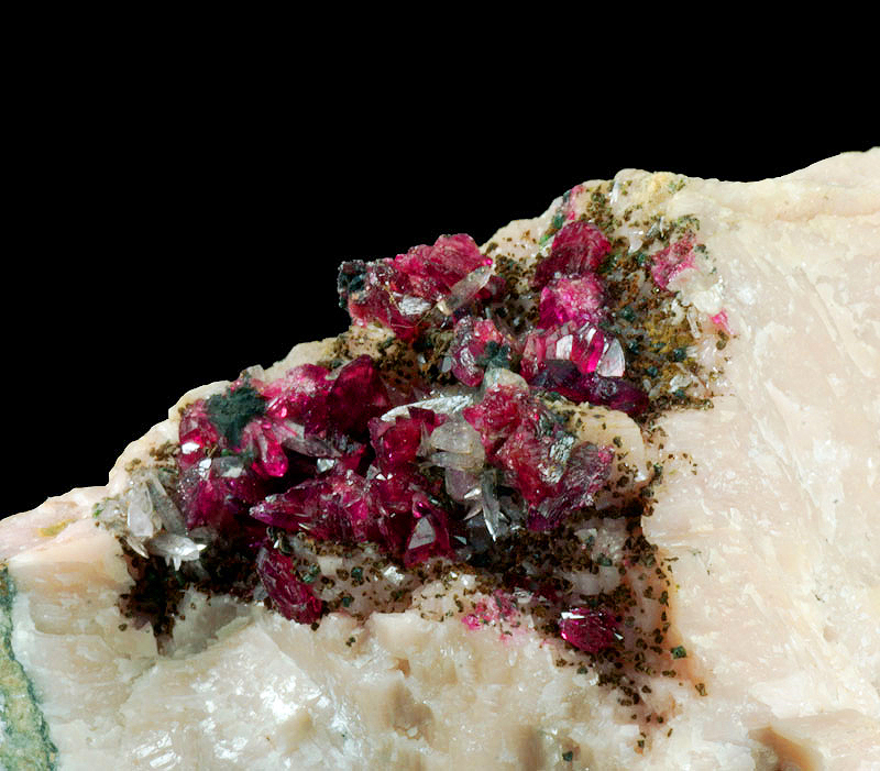 Roselite, Calcite - Agoudal, Bou Azer district, Souss-Massa-Dra� Region, Morocco