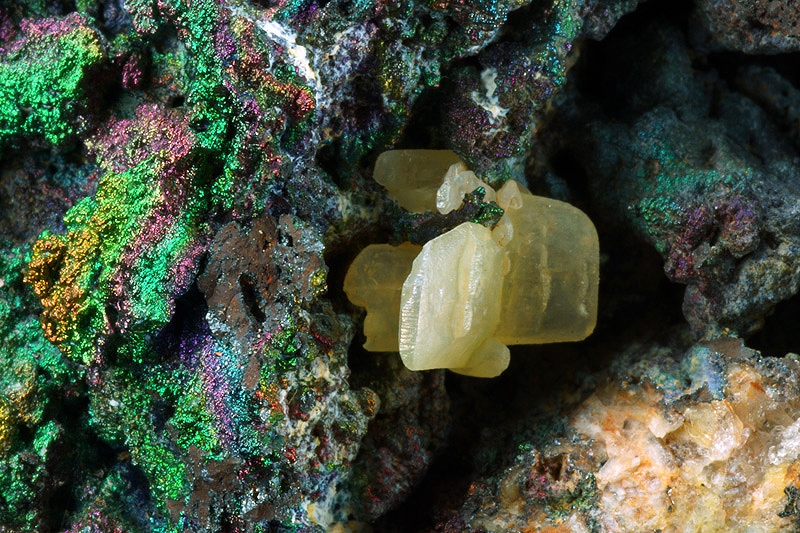 Cerussite on Goethite and Quartz - San Valentin mine, La Uni�n, Murcia, Spain