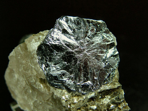 Molybdenite on Quartz - Moly Hill mine, La Motte, Abitibi RCM, Abitibi-T�miscamingue, Qu�bec, Canada