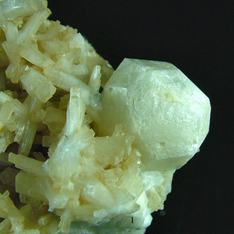 Analcime with Natrolite, Rhodochrosite and Aegirine - Poudrette quarry, Mont Saint-Hilaire, La Vall�e-du-Richelieu RCM, Mont�r�gie, Qu�bec, Canada