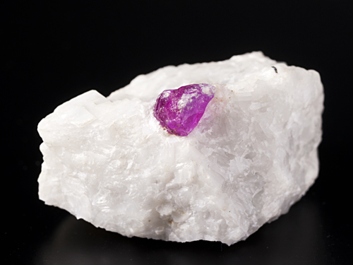 Corundum var. Ruby - Pakistan