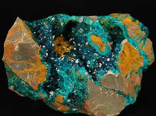 Dioptase and mimetite - Tantara mine - Shinkolobwe - Kambove Distr. - Katanga - Zaire