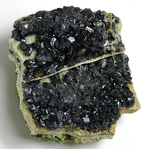 Babingtonite - Gr�nsj�berget - Borl�nge - Dalarna County - Sweden
