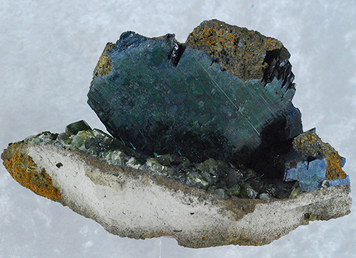 Ludlamite and vivianite - Cabe�a de Cachorro claim � Sao Gabriel de Cahoeira � Amazonas Brazil