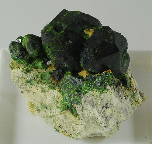 Demantoid grenat (var. of andradite) - Belqeys Mountain - Takab County - West Azerbaijan Prov. - Iran