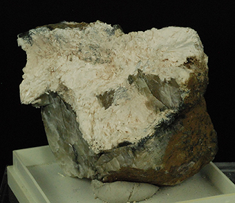 Yuksporite - Yukspor Mt. - Khibiny Massif - Murmansk Oblast - Russia