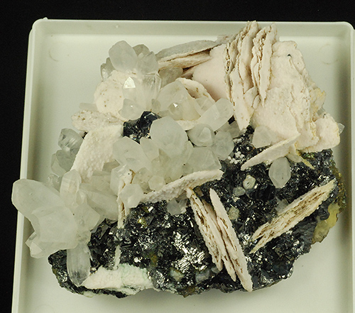 Quarzo 'Japan law', barite e sfalerite - Mina Flor de Peru - Pampa Blanca Distr. - Per�