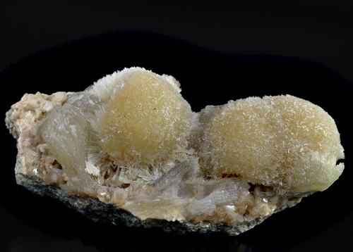 Thomsonite-(Ca), mesolite and stilbite -Aurangabad distr. - Maharashtra - India
