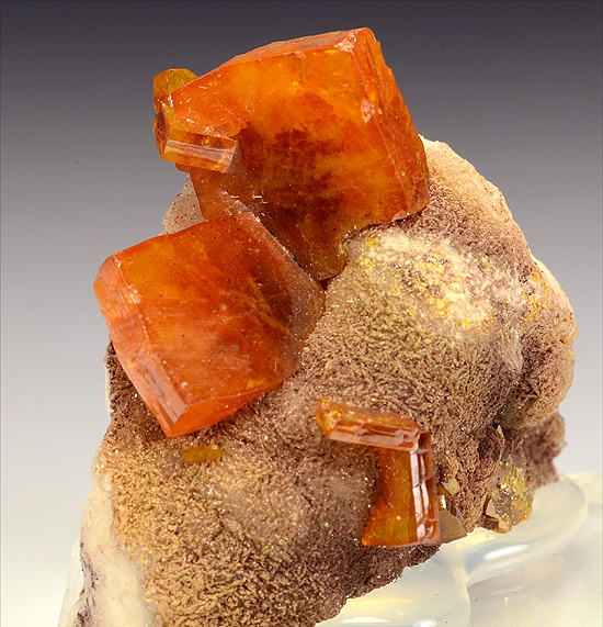 Wulfenite - Erupci�n mine - Los Lamentos Mts - Mun. de Ahumada - Chihuahua - Mexico
