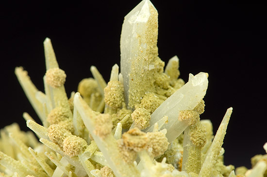 Quartz with Rhodochrosite - Dal'negorsk (Dalnegorsk; Tetyukhe; Tjetjuche; Tetjuche), Kavalerovo Mining District, Primorskiy Kray, Far-Eastern Region, Russia