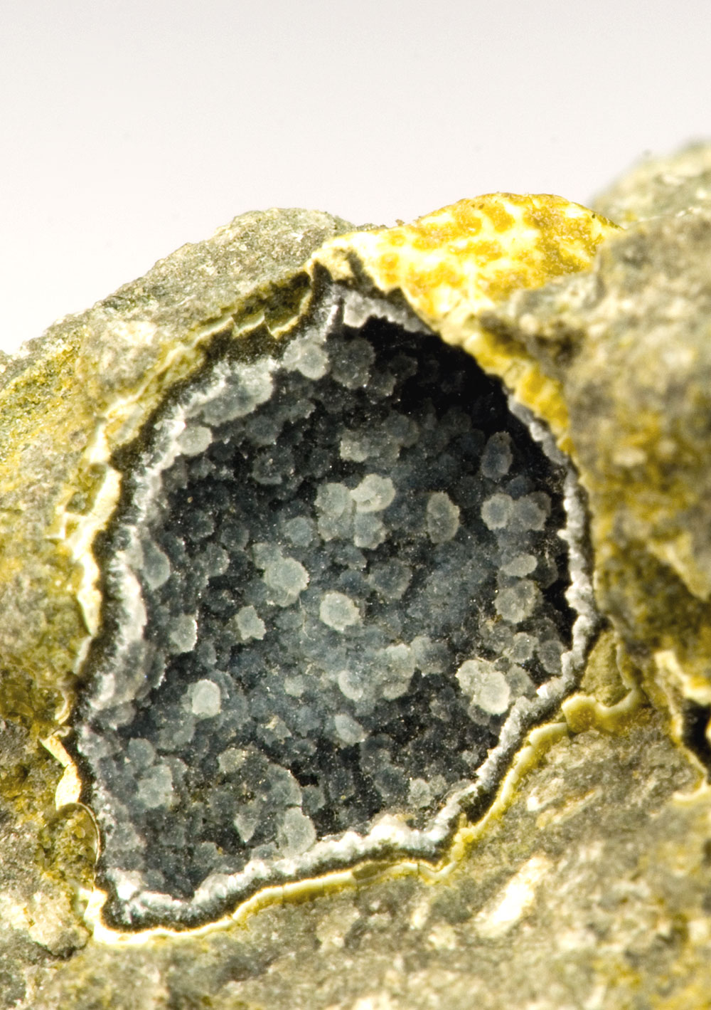 Cowlesite - Neer Road, Goble, Columbia Co., Oregon, USA (Co-Type Locality)