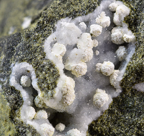Tacharandite on Philipsite - Puech de Vermus, Espalion, Aveyron, Midi-Pyr�n�es, France