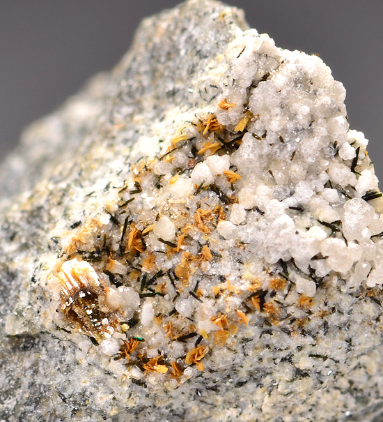 Labunstovite (Mn) - Aris - Whindoek - Namibia