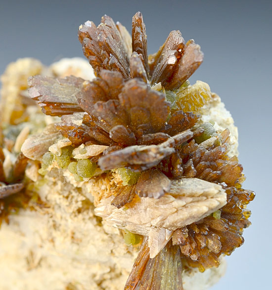 Childrenite with Atencioite - Po�o d'Antas claim, Piau� Valley, Taquaral, Itinga, Jequitinhonha valley, Minas Gerais, Brazil