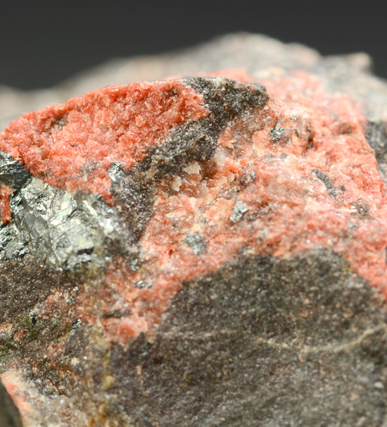 Arseniopleite -    Sj� mine, Riddarhyttan, Skinnskatteberg, V�stmanland, Sweden (Type Locality)