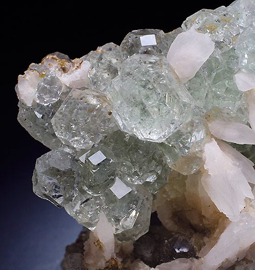 Fluorite with Calcite - Huanzala mine - Huallanca district - Dos de Mayo Province - Huanuco Department - Per�