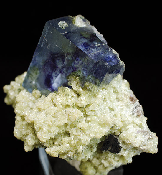 Fluorite on Muscovite - Yaogangxian mine - Yaogangxian W-Sn ore field - Yizhang Co. - Chenzhou pref. - Hunan prov. - China