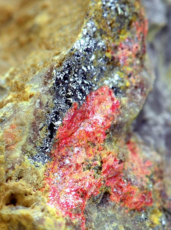 Pierrotite - Jas Roux,  La Chapelle-en-Valgaudemar (La Chapelle-en-Valgaud�mar),  Hautes-Alpes,  Provence-Alpes-C�te d'Azur,  France (TYPE LOCALITY)