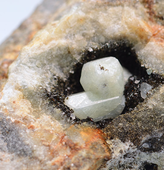 Sodalite - Cava S. Vito, Mt Vesuvius - Somma-Vesuvius Complex - Naples prov. - Campania - Italy