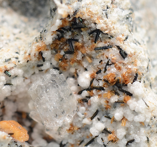 Labunstovite (Mn) - Aris - Whindoek - Namibia