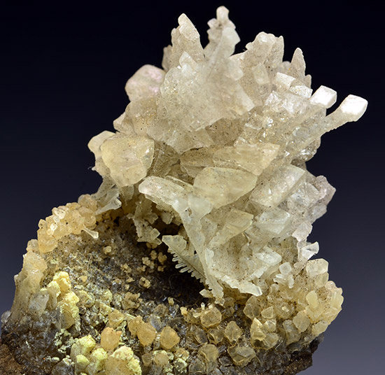 Salammoniac - Ravat Village, Yagnob River, Zeravshan Range, Viloyati Sogd, Tajikistan